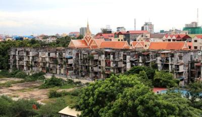 프놈펜의 건축 왕궁과 재건축아파트
