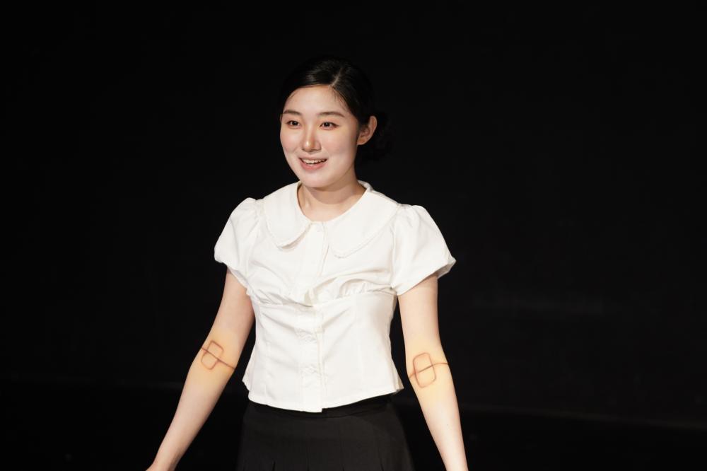 제34회 젊은 연극제 <고장 난 로봇은 사랑이 궁금하다> 사진7