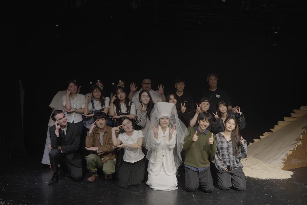 제34회 젊은 연극제 <고장 난 로봇은 사랑이 궁금하다> 사진16