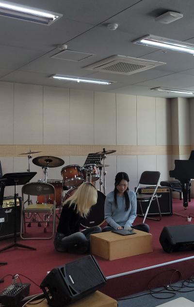 김영 교수님이 진행하시는 공연실습과 무대스피치 수업시간!