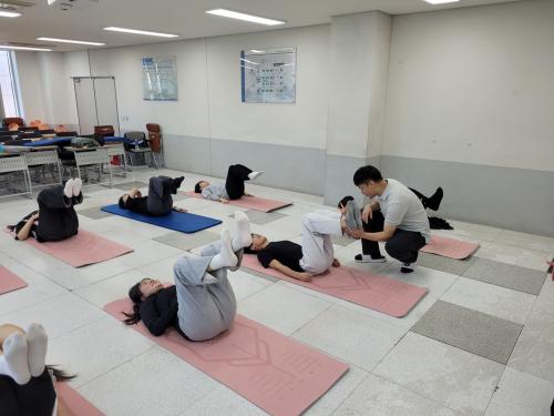 필라테스 활동 사진 