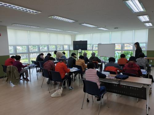 [중촌종합사회복지관] 2023년 4월7일(금) "중촌과 함께하는 노인학습활동" 봉사활동